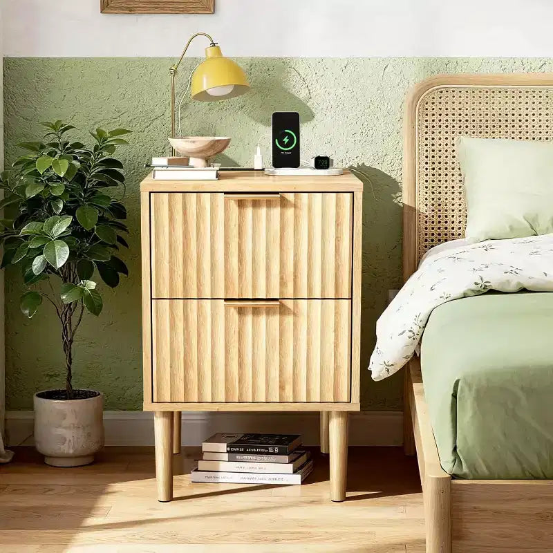 VINGLI Nightstand with Charging Station, Wood Fluted Nightstand with Drawers for Bedroom, Fluted Bedside Table/End Table